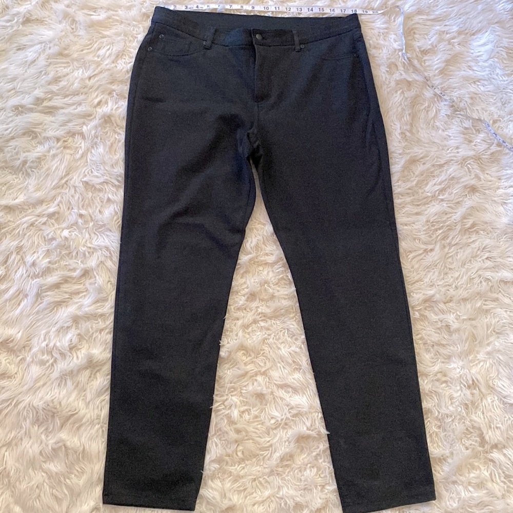 Chicos dressy black jean style pants  3R